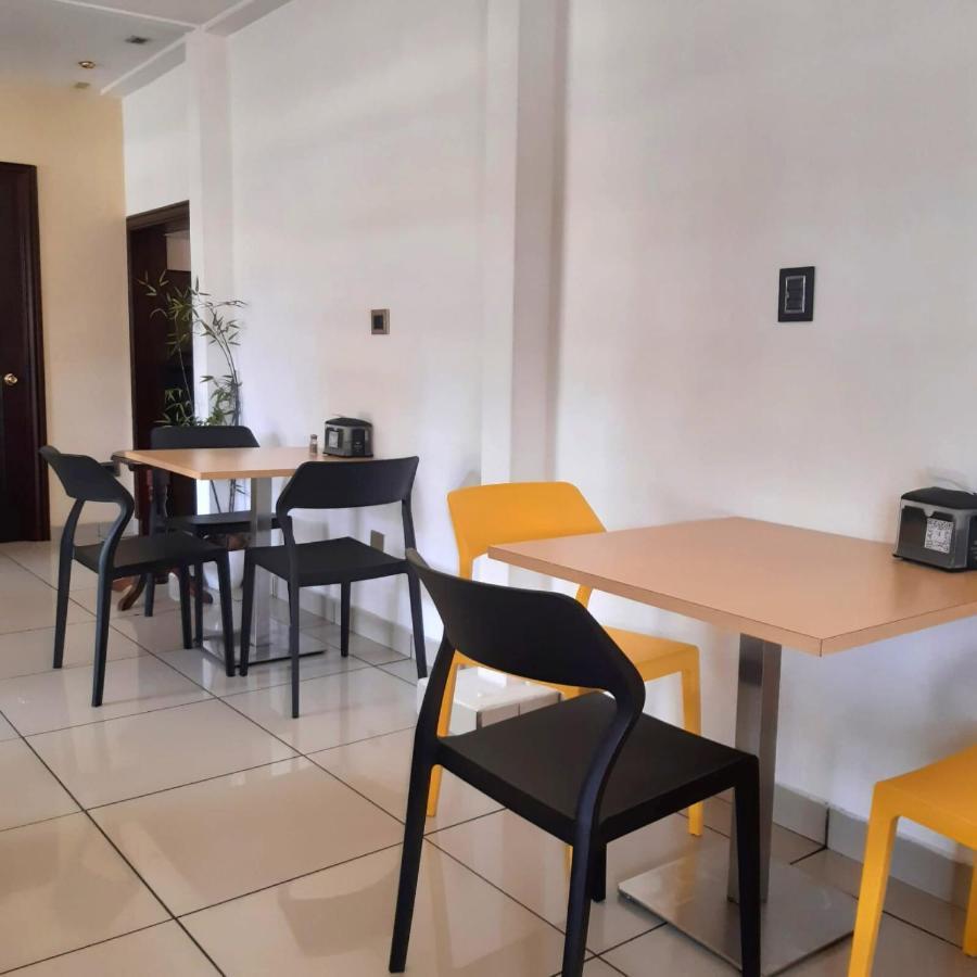 Hotel Villa Florencia Zona Rosa Сан-Сальвадор Экстерьер фото