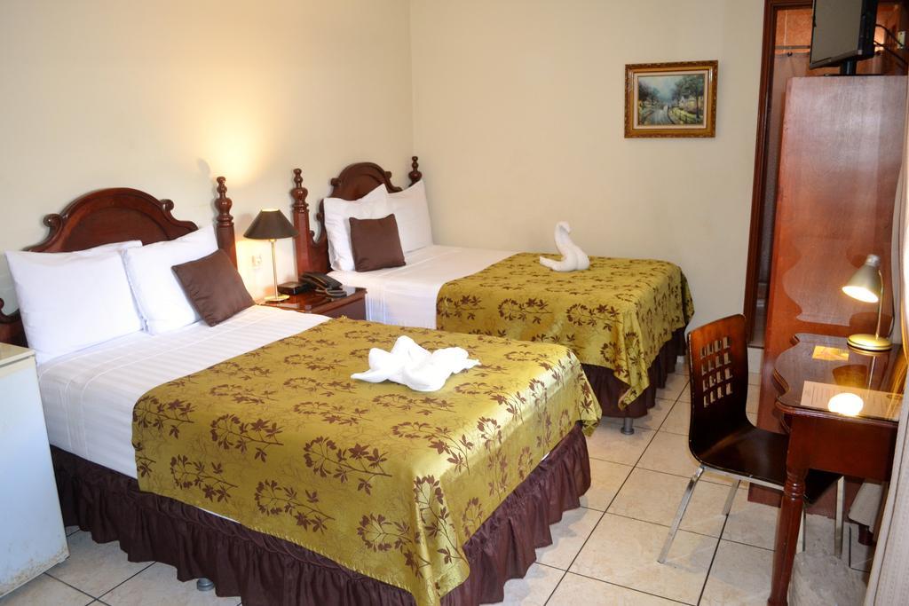 Hotel Villa Florencia Zona Rosa Сан-Сальвадор Экстерьер фото