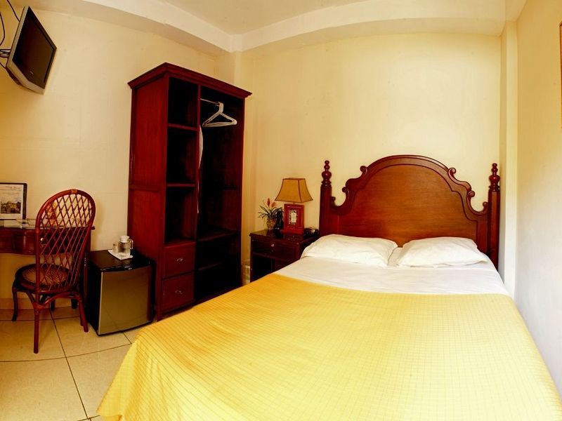 Hotel Villa Florencia Zona Rosa Сан-Сальвадор Экстерьер фото
